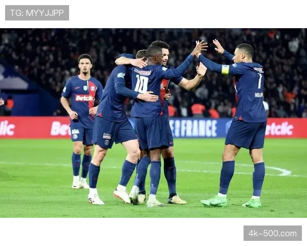 保级生死战前,洛里昂主帅承认将采用“非典型”战术应对强敌 保级生死战前,洛里昂主帅承认将采用“非典型”战术应对强敌